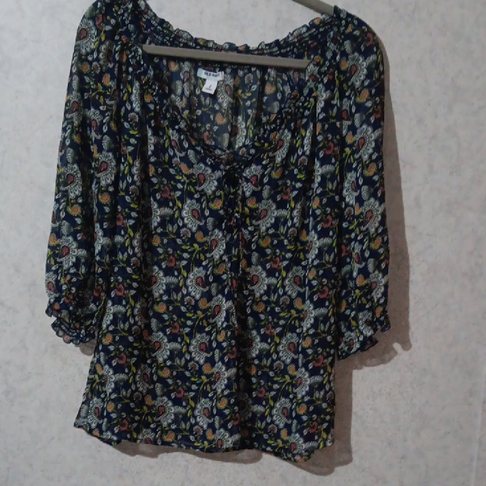 Old Navy Blue and White Ruched 3/4 Sleeve Blouse